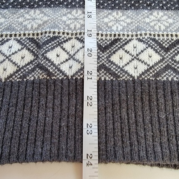 L.o.g.g. H&M Nordic Pattern Crewneck Sweater Size Large NWT - Picture 7 of 8
